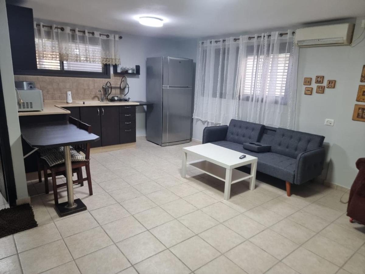 B&B Amit 18 Minutes From The Airport - אירוח כפרי עמית 18 דקות משדה תעופה Petach Tikva Экстерьер фото